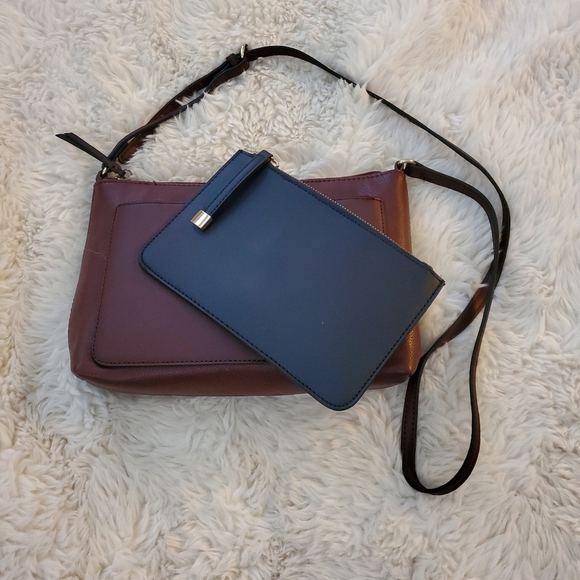 Women's Burgundy Bag With Removable Wallet Apt.9 Excellent Condition - Picture 2 of 4